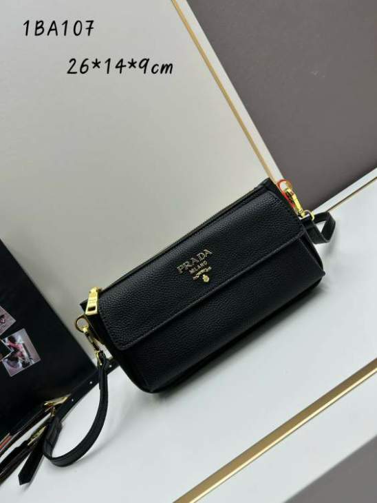 Picture of Prada Handbags _SKUfw222105433fw